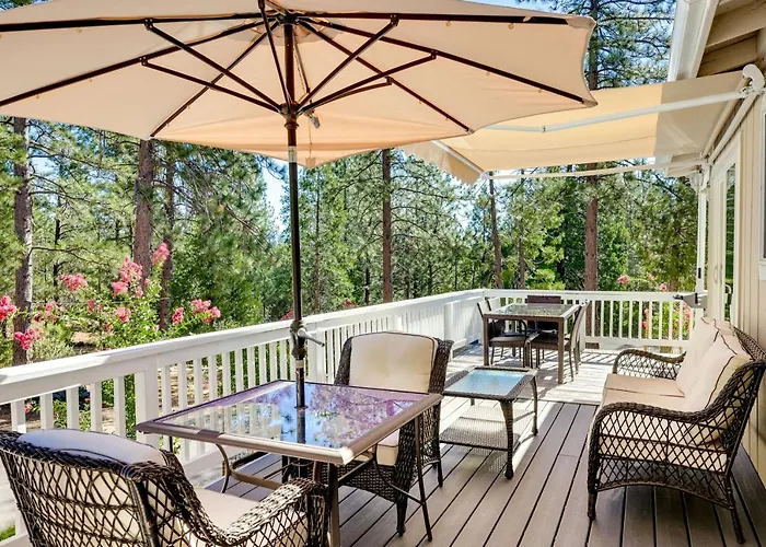 Groveland Vacation Rental With Private Deck And Grill!