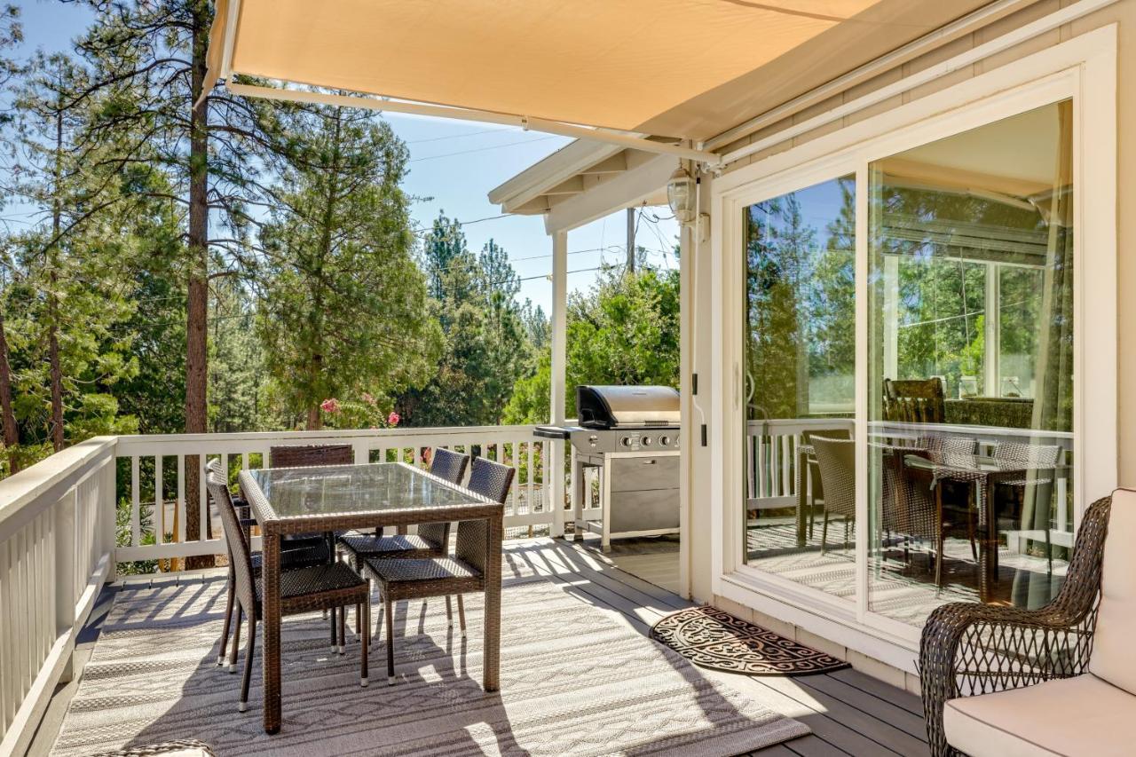 Holiday home Vacation With Private Deck And Grill!